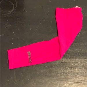 Mueller Elbow Performance Sleeve - Hot Pink.